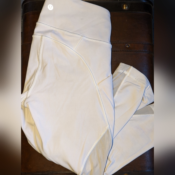 lululemon athletica Pants - Lululemon Crop Leggings